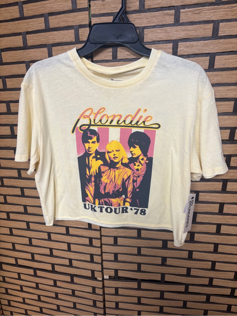 No boundaries yellow blondie crop tee size XS
